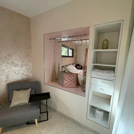 De Cesar Apartman *